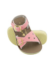 Pink baby sandals with heart details