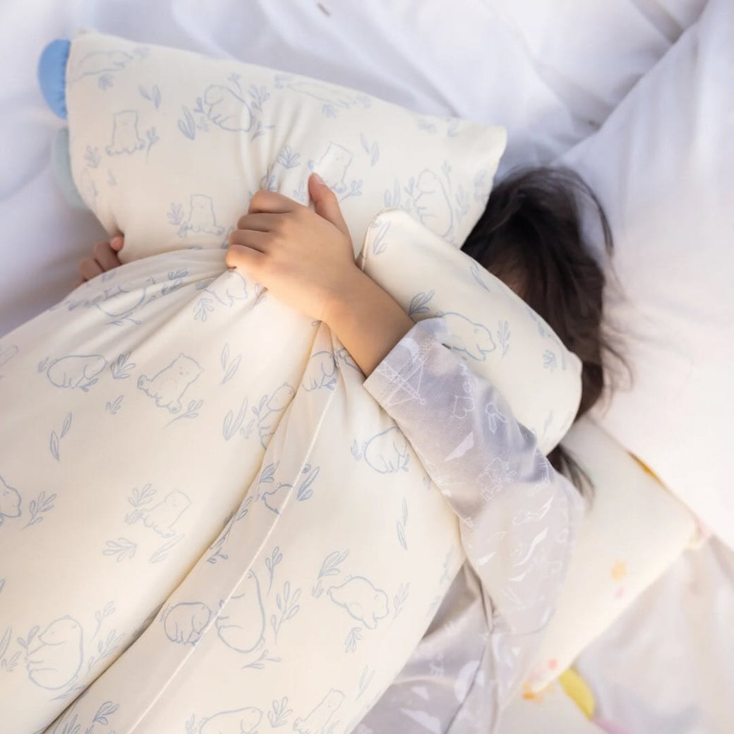 Woman sleeping with pillow, pillow_gallery_3