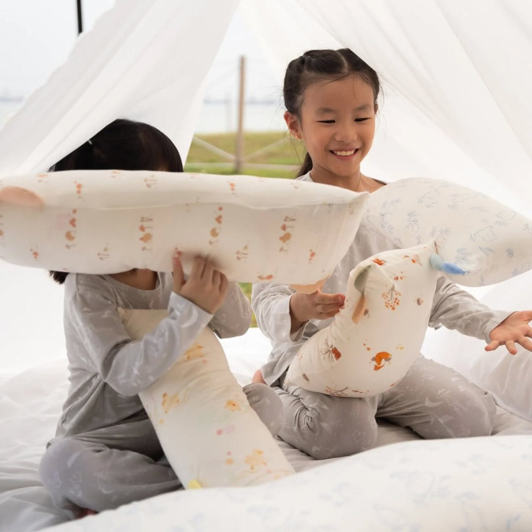 Kids playing with patterned pillows - pillow_gallery_4
