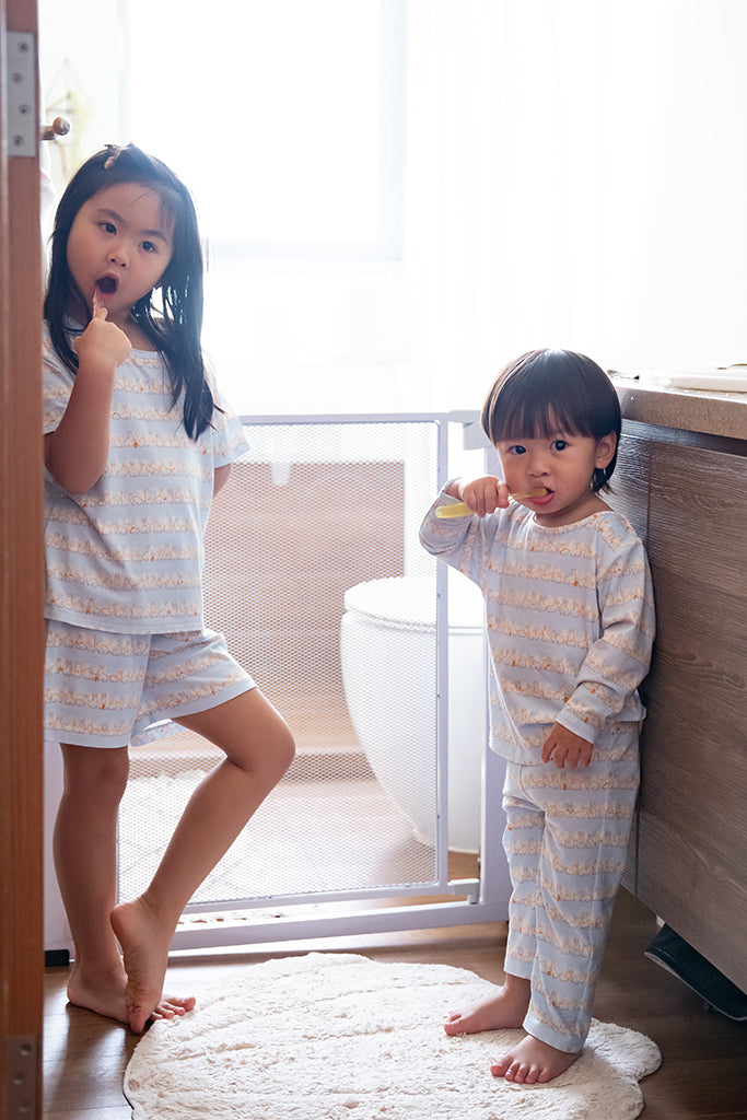Long-Sleeve Pyjamas Set - Bunnies In A Row | Twinning Family Pyjamas Set | The Elly Store Singapore