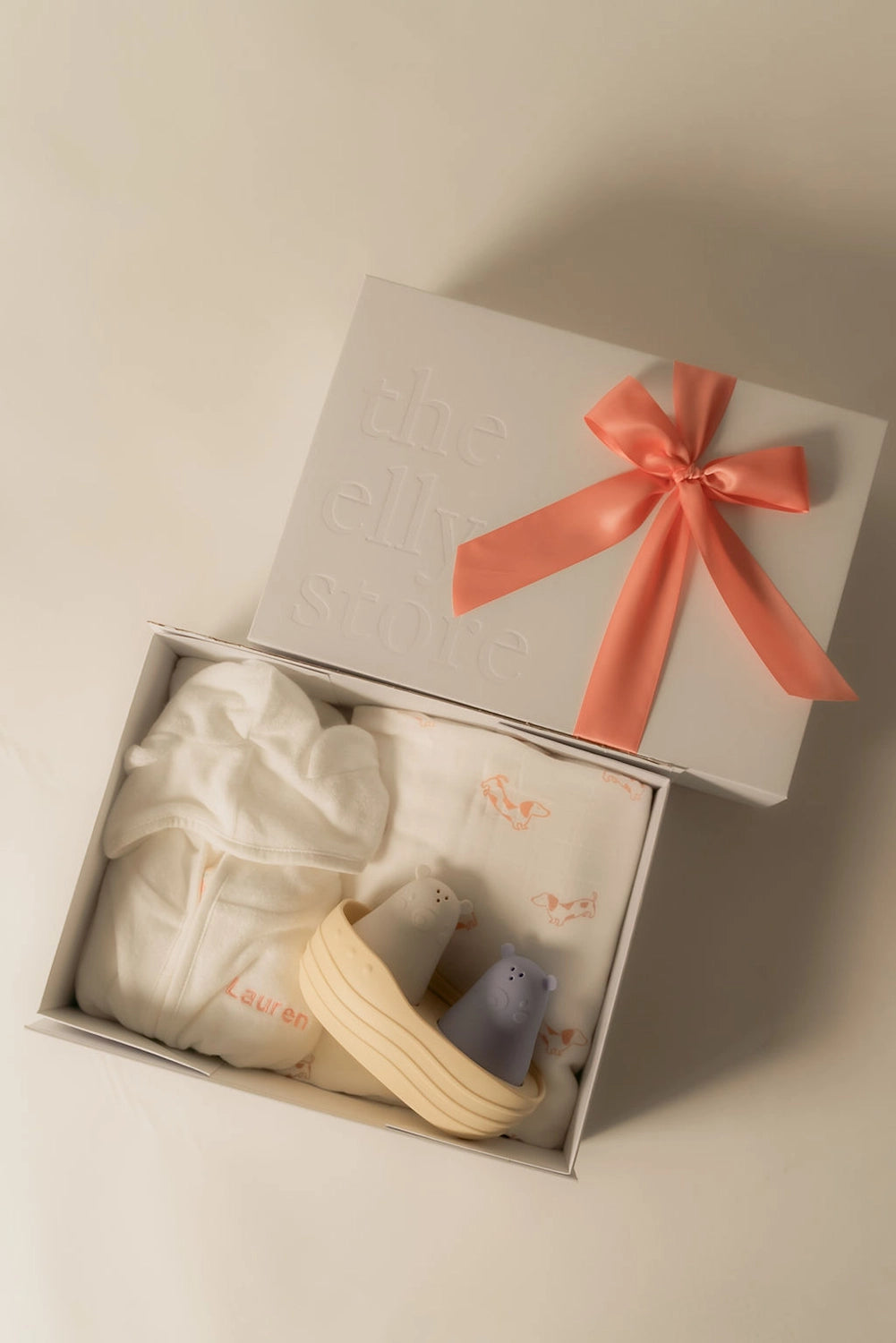 Beary baby gift set flat lay