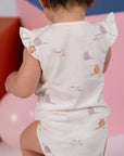 Baby in cat-print onesie, DSC03804