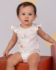 Baby in white onesie, DSC03824