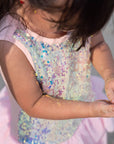 Girl in sequin shirt (DSC07582)