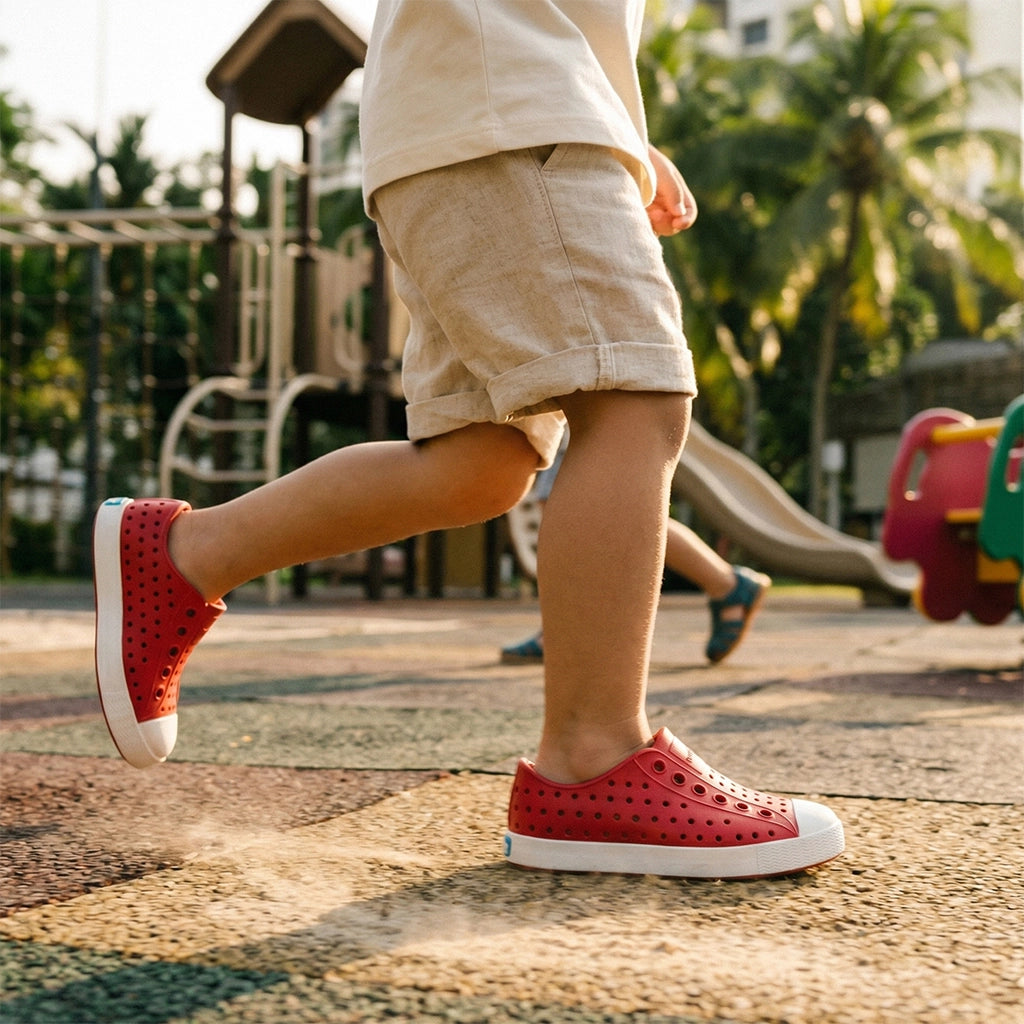 Native Jefferson Ruby Red / Shell White
