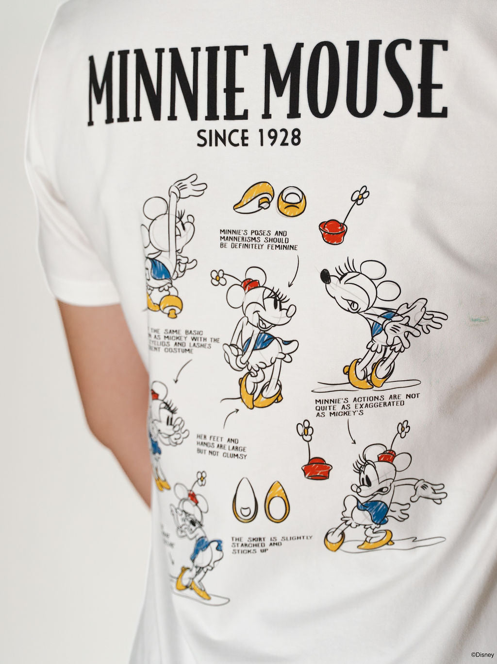 Ladies Tee Doodle Minnie close up