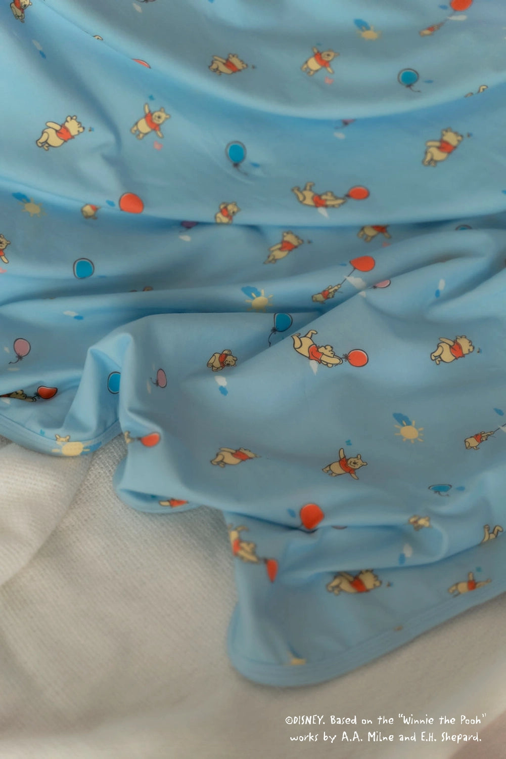 Jersey Blanket - Blue Balloon Pooh