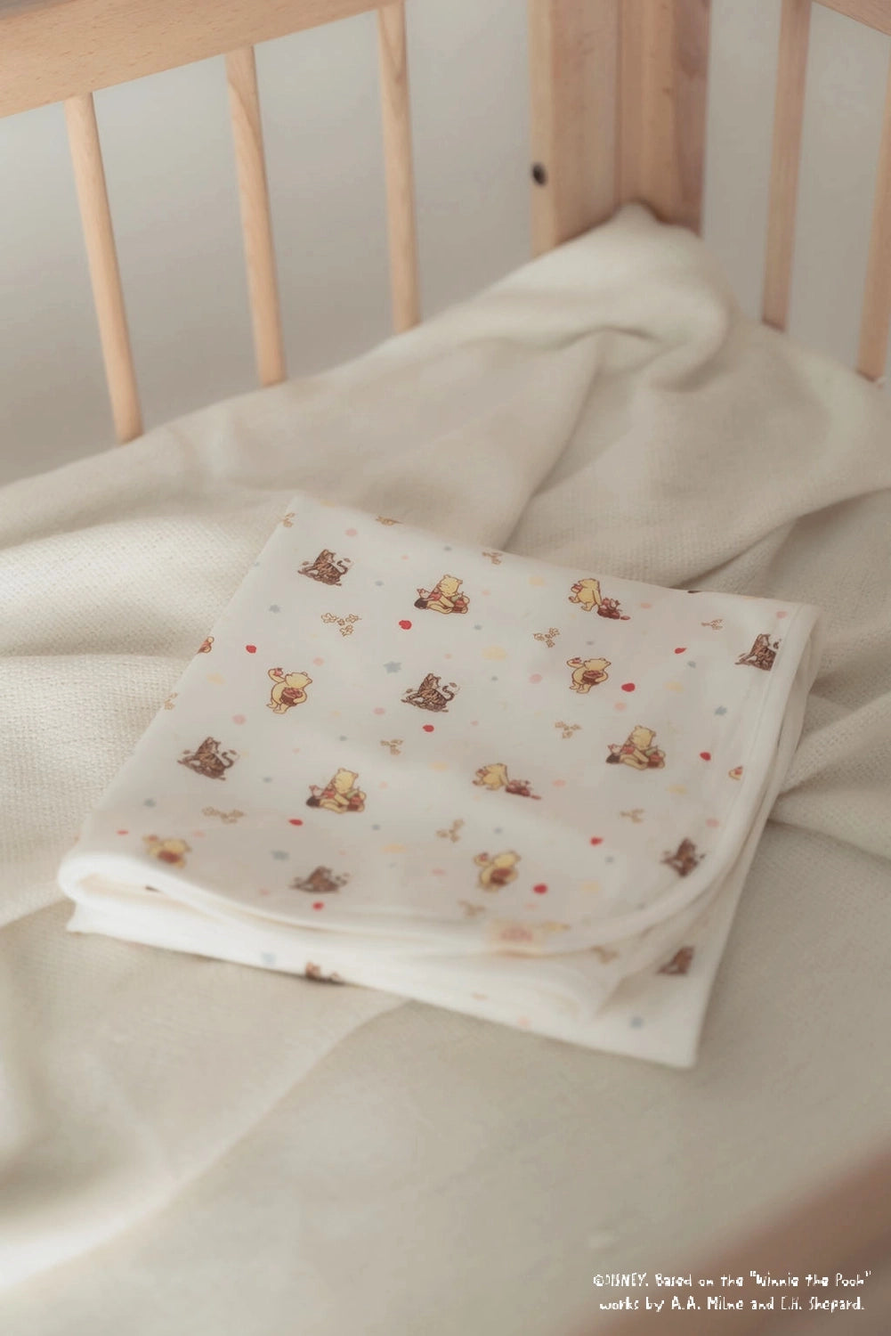 Jersey Blanket - White Harvest Pooh folded