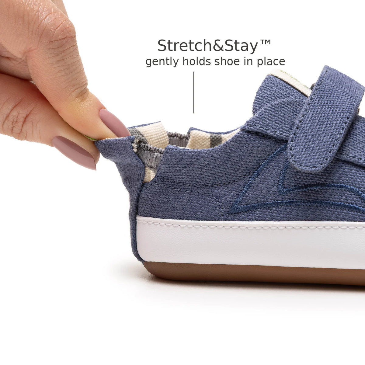 Back view of Bossy Green Sneakers in Lona Azul Klein showing the Stretch&amp;Stay elastic heel