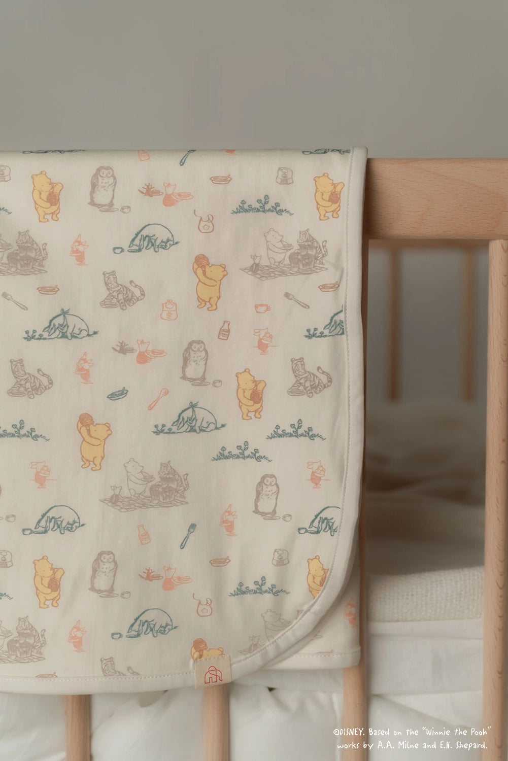 Jersey Blanket - Picnic with Pooh fold over cot