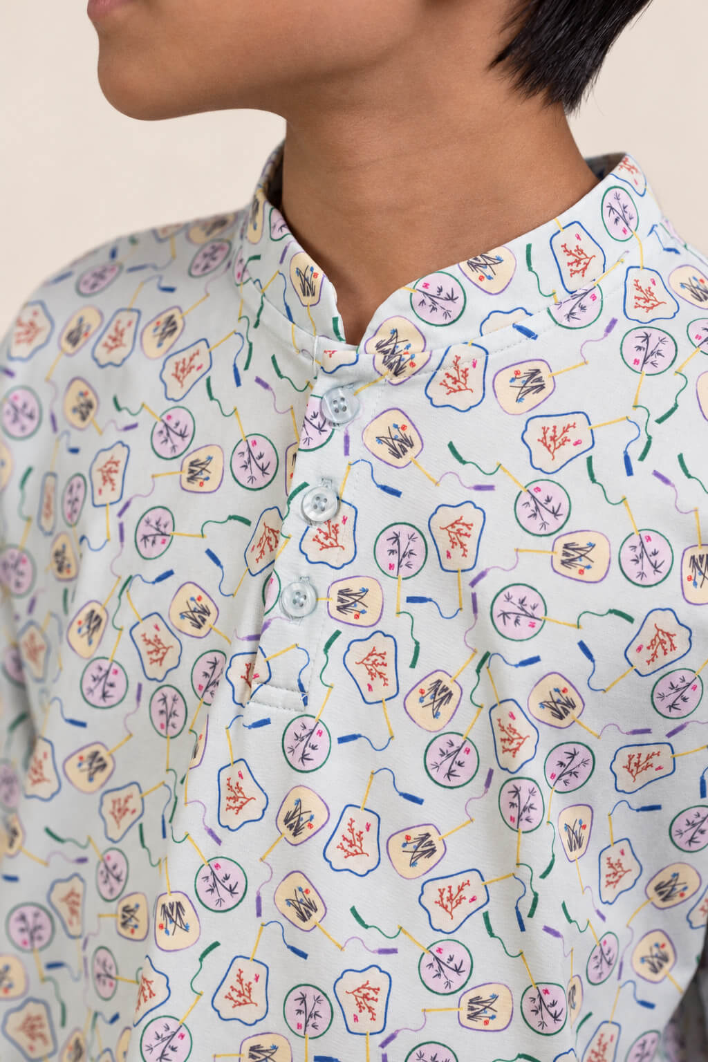 Mandarin-collared Polo Tee - Blue Fans closeup