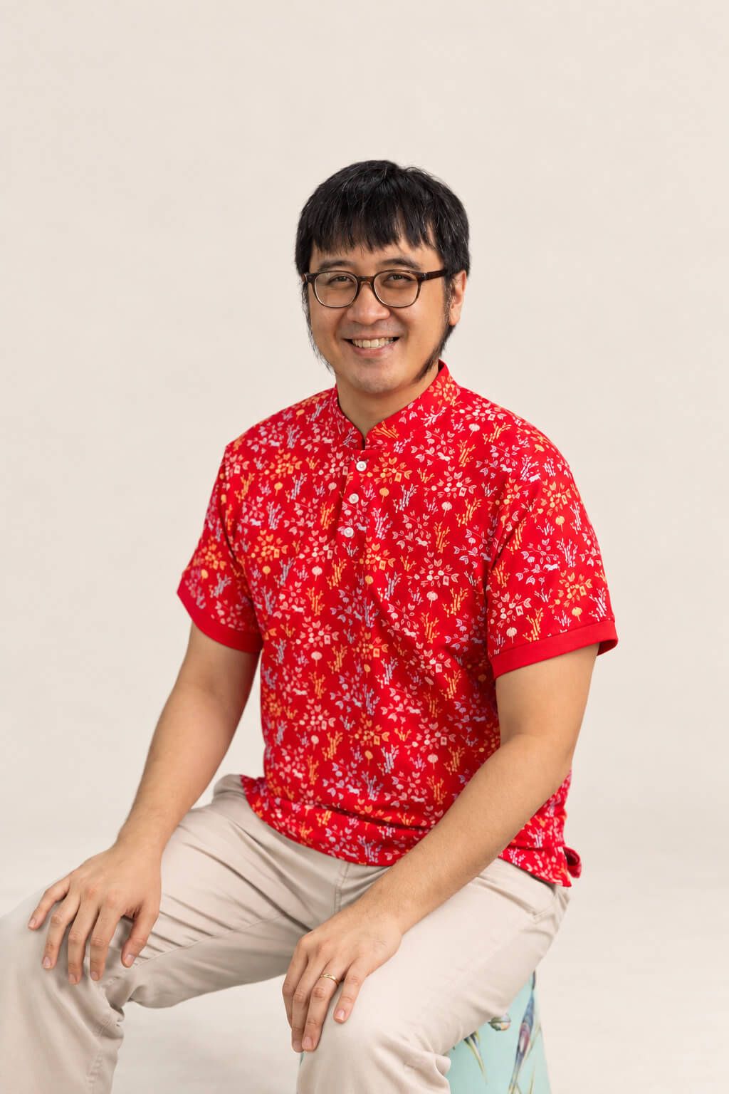 Men's Mandarin-collared Polo Tee - Red Floral Bamboo