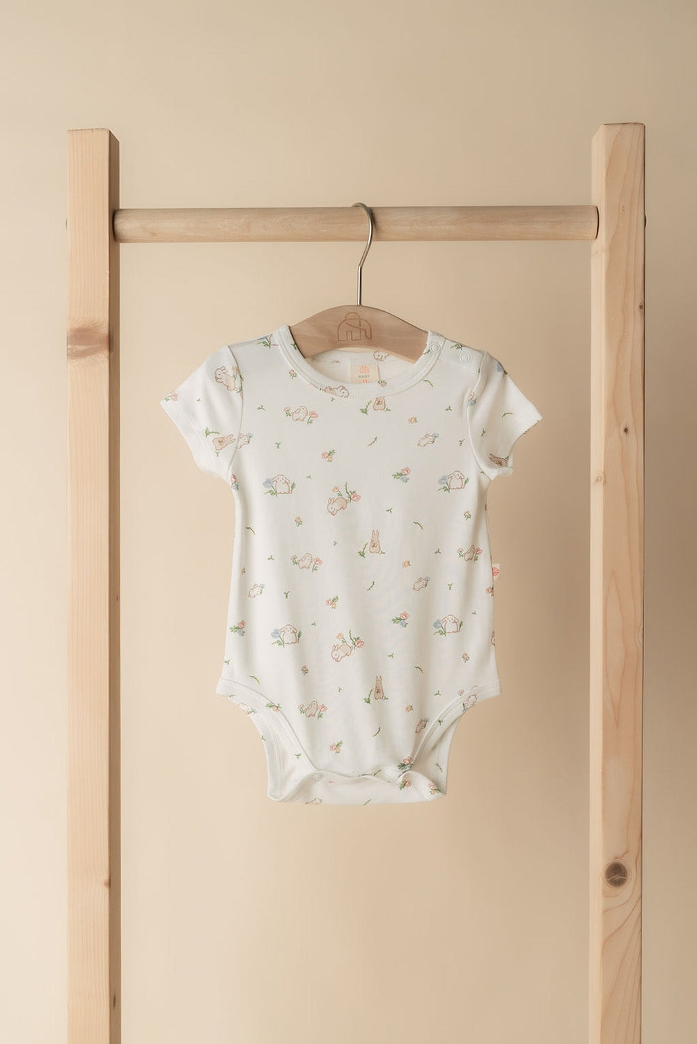 Short-sleeve onesie floral bunny