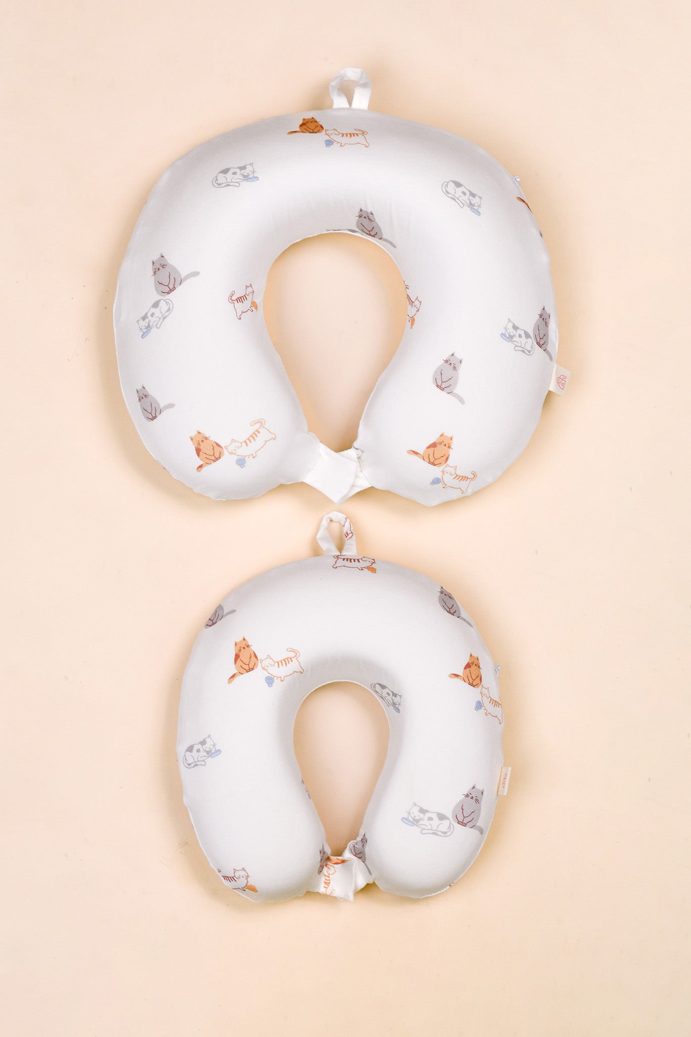 Snuggle Neck Pillow - Sleepy Cats