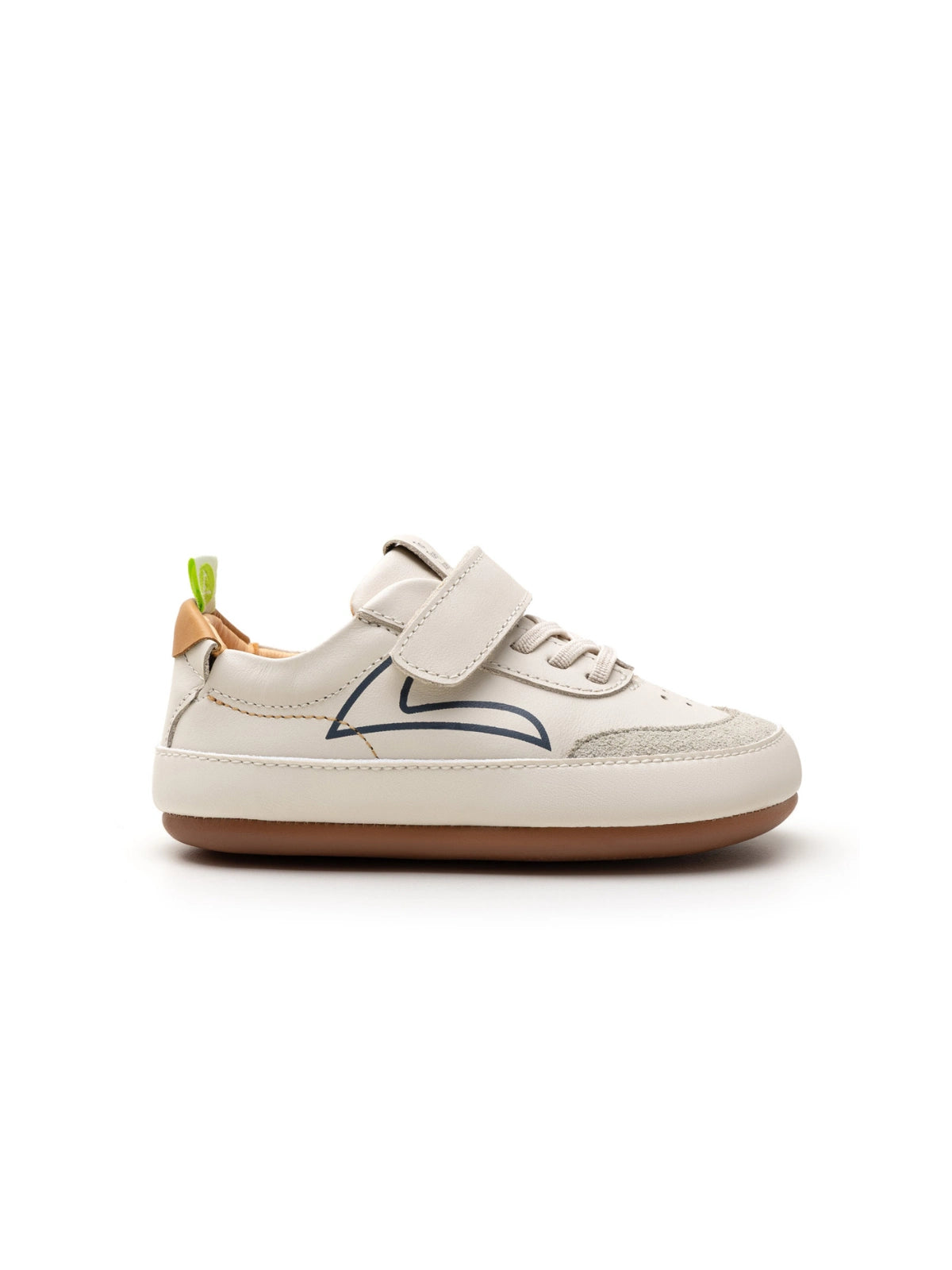 Side profile of the baby Outline sneaker in tapioca leather showing the slim, flexible barefoot flat sole.