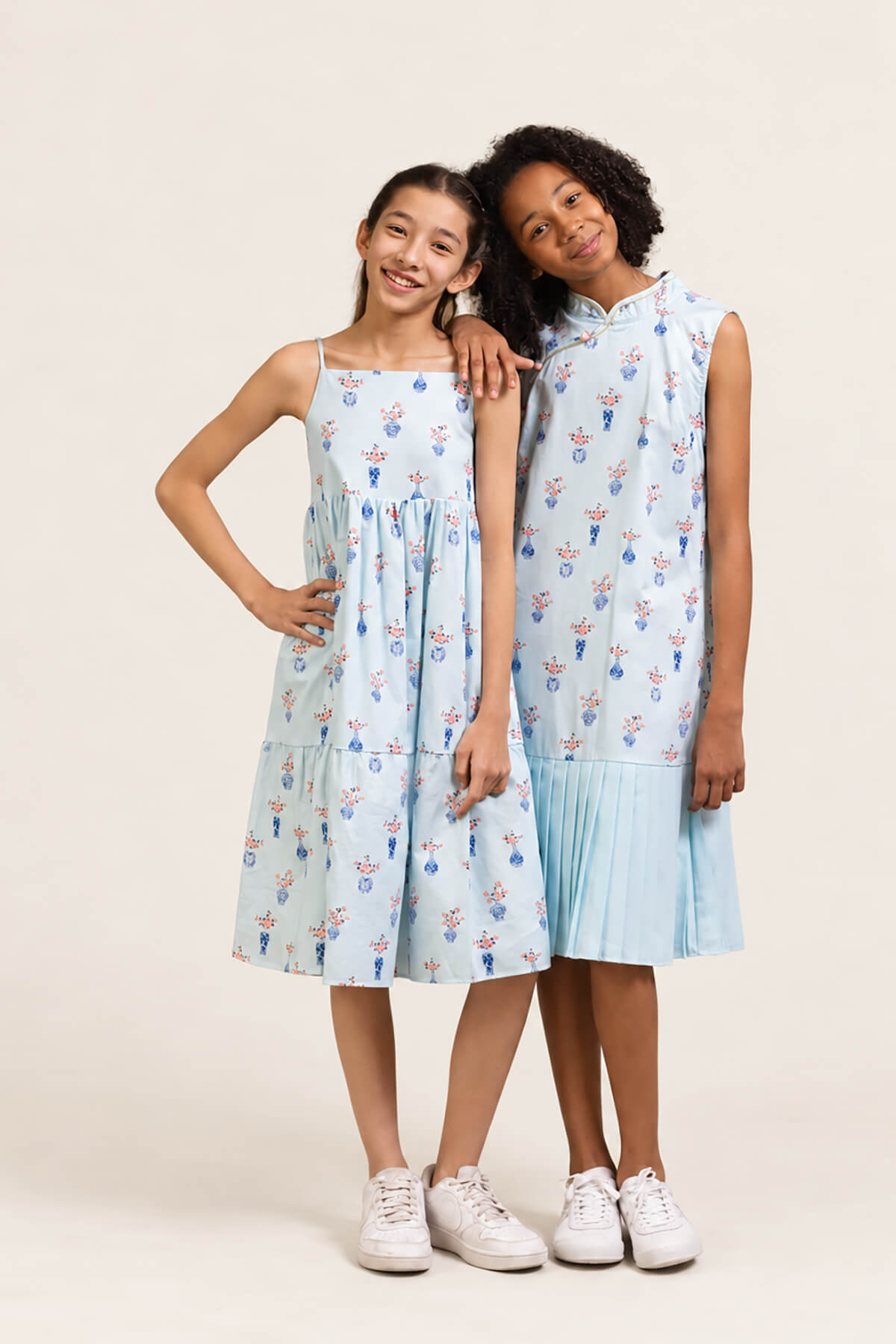 Drop Waist Cheongsam - Turquoise Vases pair