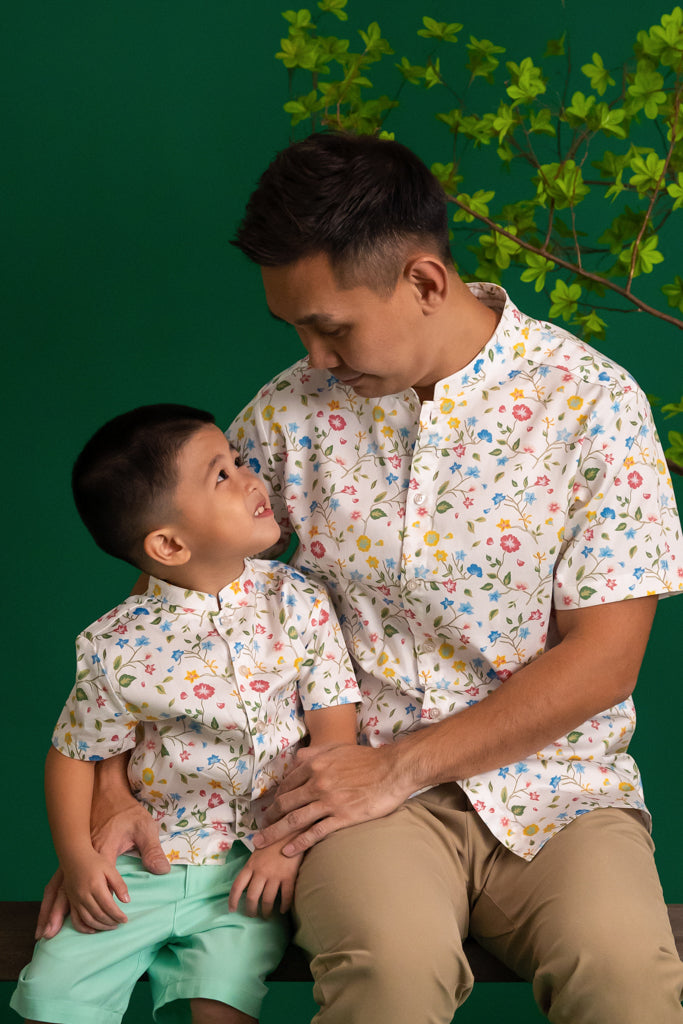 Men&#39;s Mandarin-collared Shirt - Peranakan Flowers | CNY2023 Family Twinning Set | The Elly Store Singapore