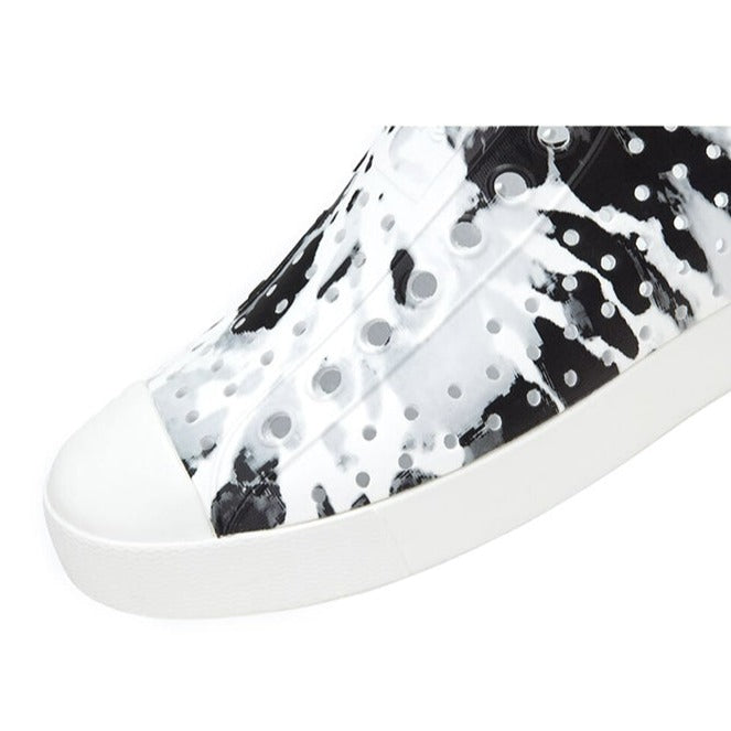 Native Kids Shoes - Jefferson Shell White / Shell White / Grey Tie Dye closeup The Elly Store