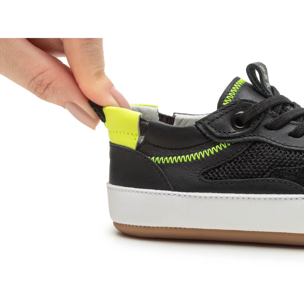 Tip Toey Joey Step Sneakers - Black / Black / Amarelo Neon