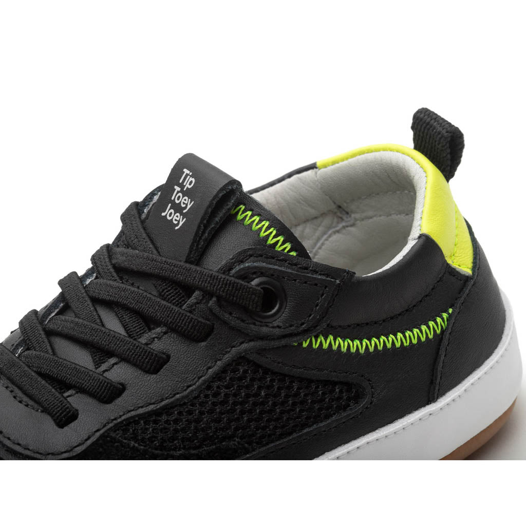 Tip Toey Joey Step Sneakers - Black / Black / Amarelo Neon