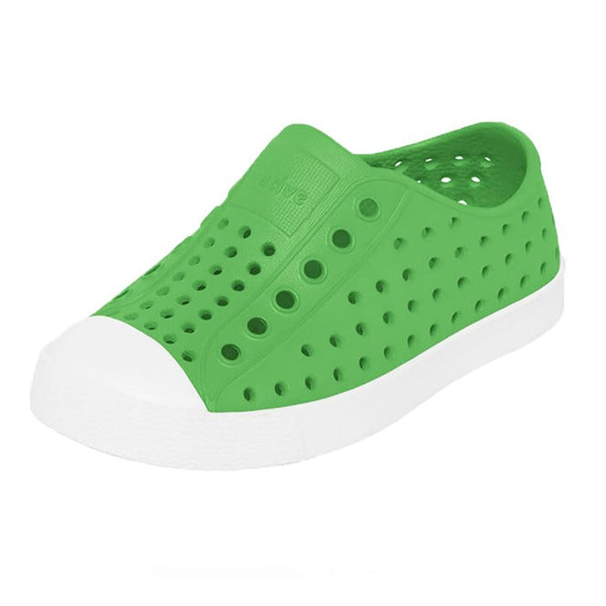 Native Jefferson Grasshopper Green / Shell White Native Kids Shoes front