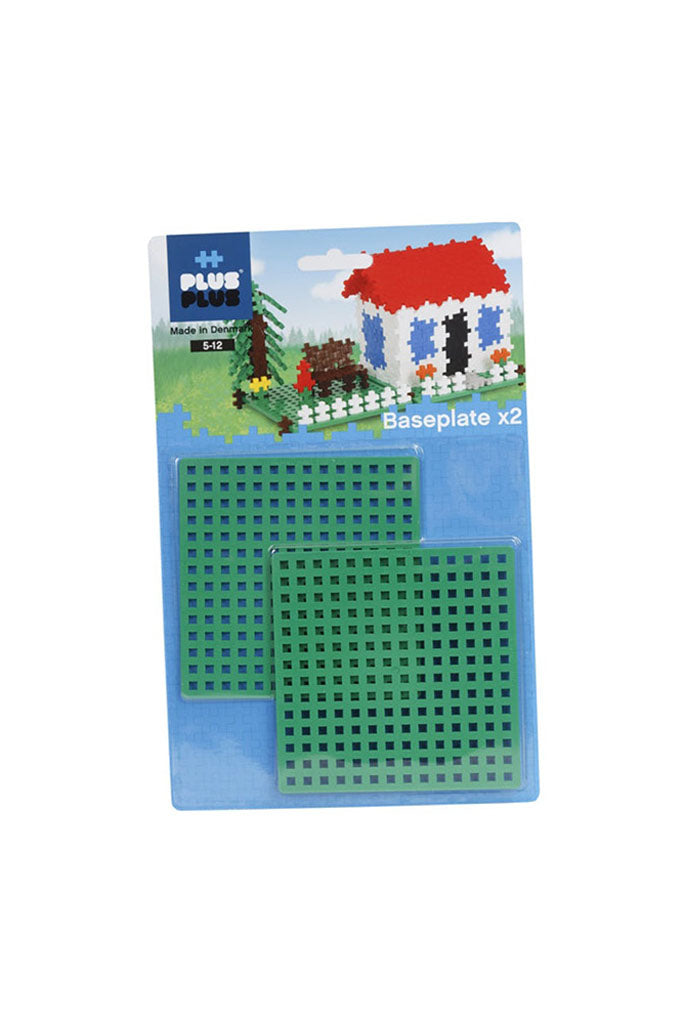 Base Plate - 2 Pcs in Green by Plus-Plus | Hours of Open-ended Fun Play | The Elly Store Singapore